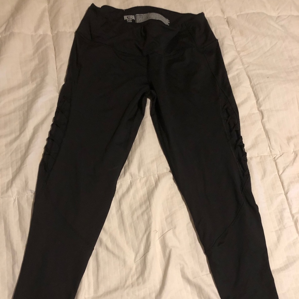 Victoria secret sport leggings worn once.